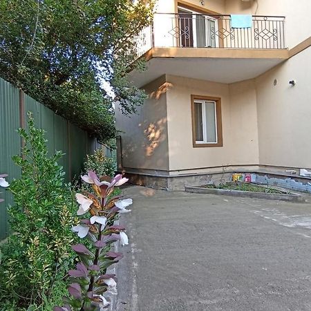 Guest House Karla Кобулеті Екстер'єр фото