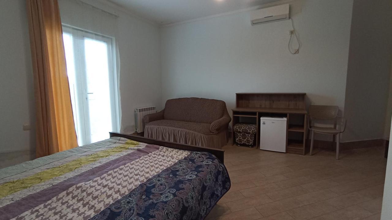 Guest House Karla Кобулеті Екстер'єр фото