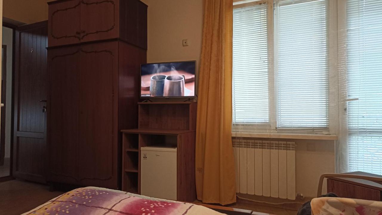 Guest House Karla Кобулеті Екстер'єр фото