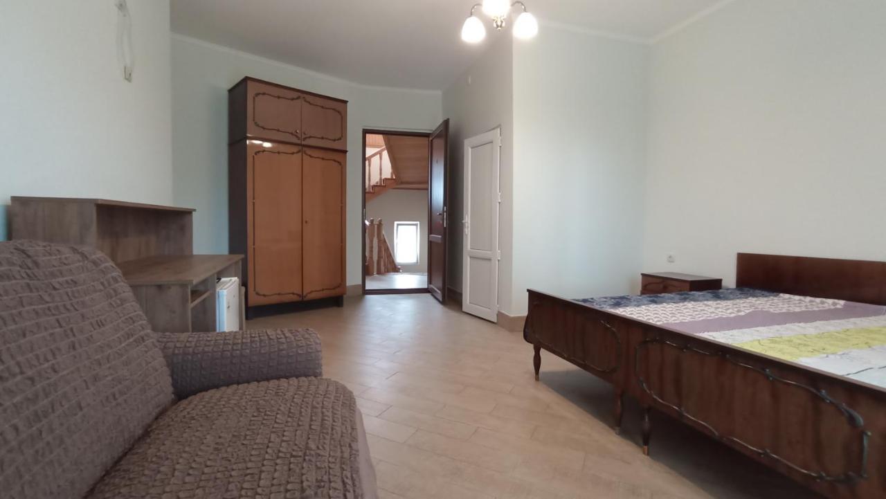 Guest House Karla Кобулеті Екстер'єр фото