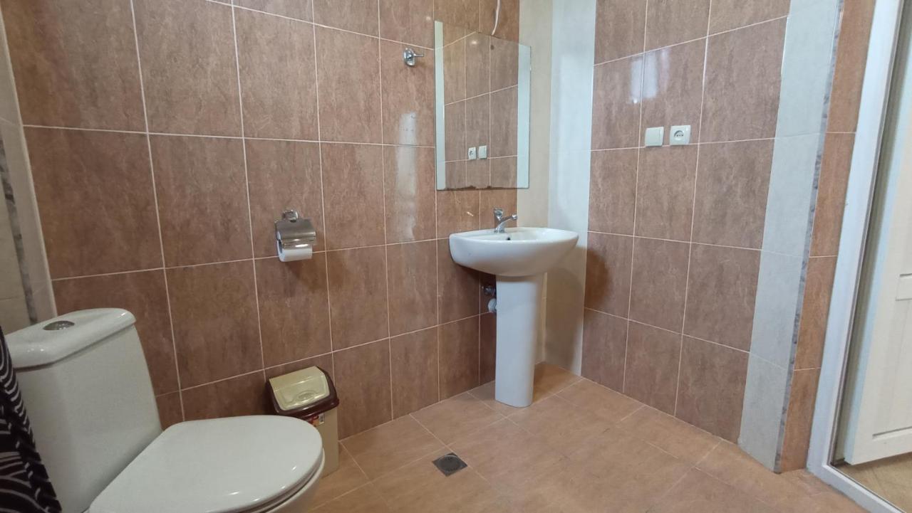 Guest House Karla Кобулеті Екстер'єр фото