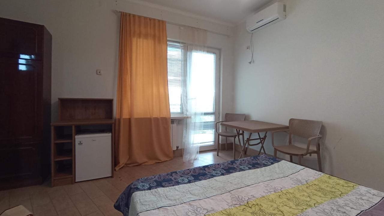 Guest House Karla Кобулеті Екстер'єр фото