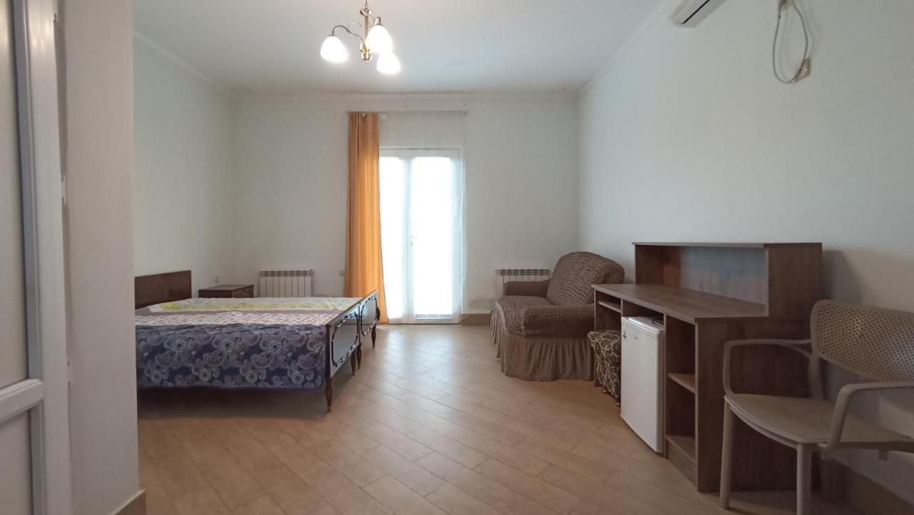 Guest House Karla Кобулеті Екстер'єр фото
